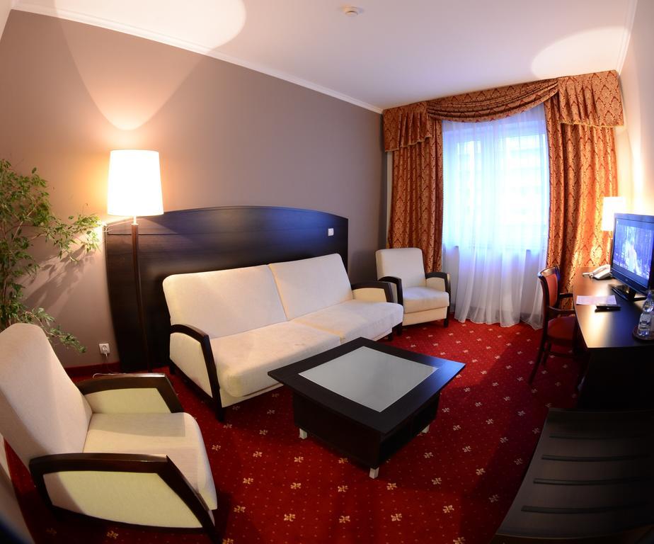 Hotel San Remo Zgierz Kamer foto