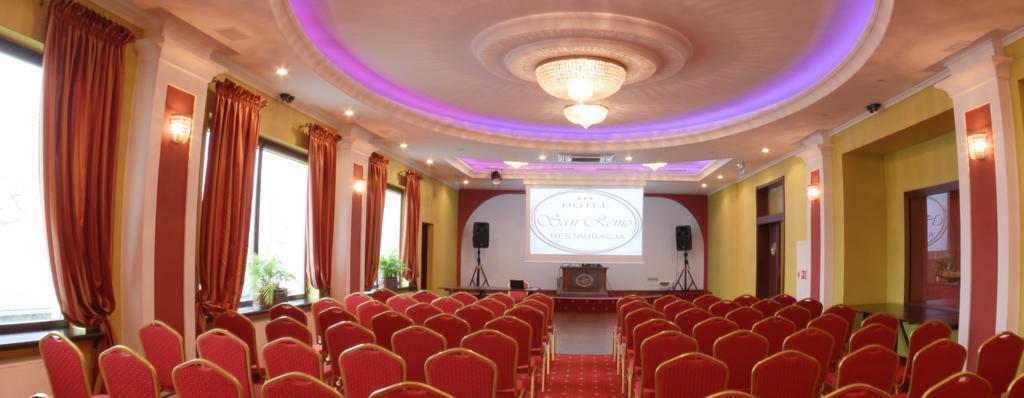 Hotel San Remo Zgierz Buitenkant foto