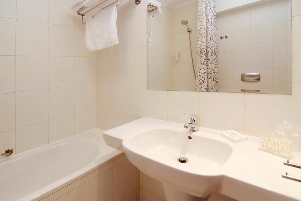 Hotel San Remo Zgierz Kamer foto