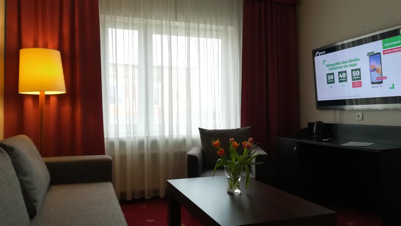 Hotel San Remo Zgierz Buitenkant foto