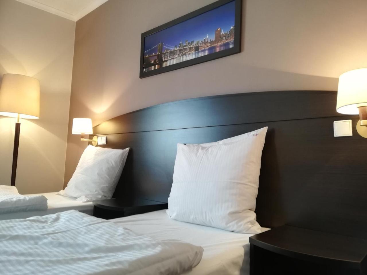 Hotel San Remo Zgierz Buitenkant foto